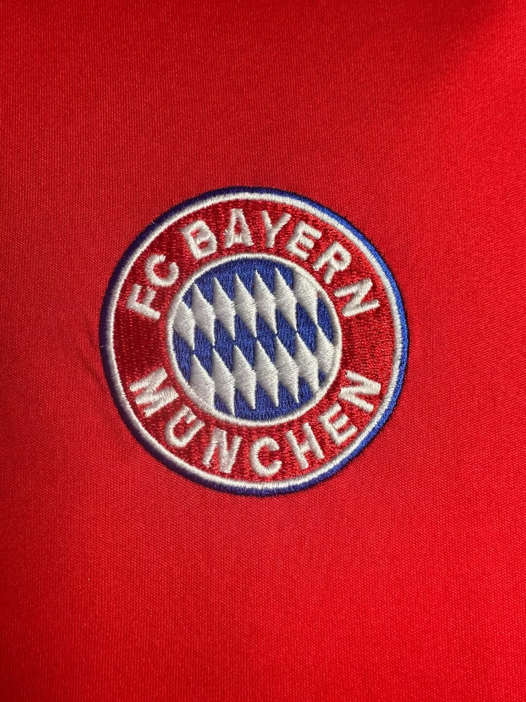 FC Bayern München 2000-01 Home Kit