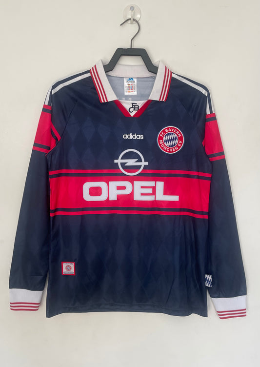 FC Bayern München 1997-98 Home Kit