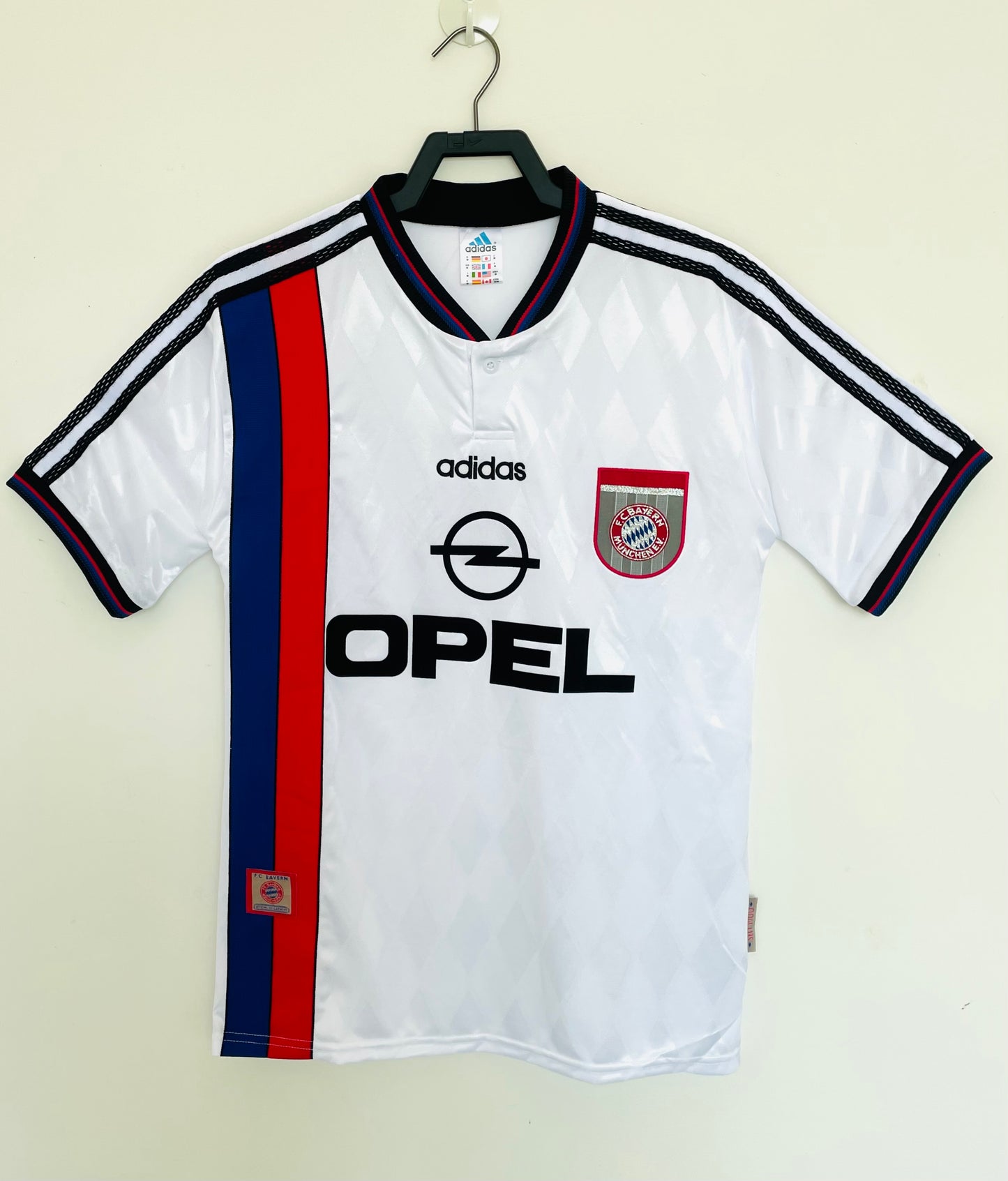 FC Bayern 1996-98 Away Kit