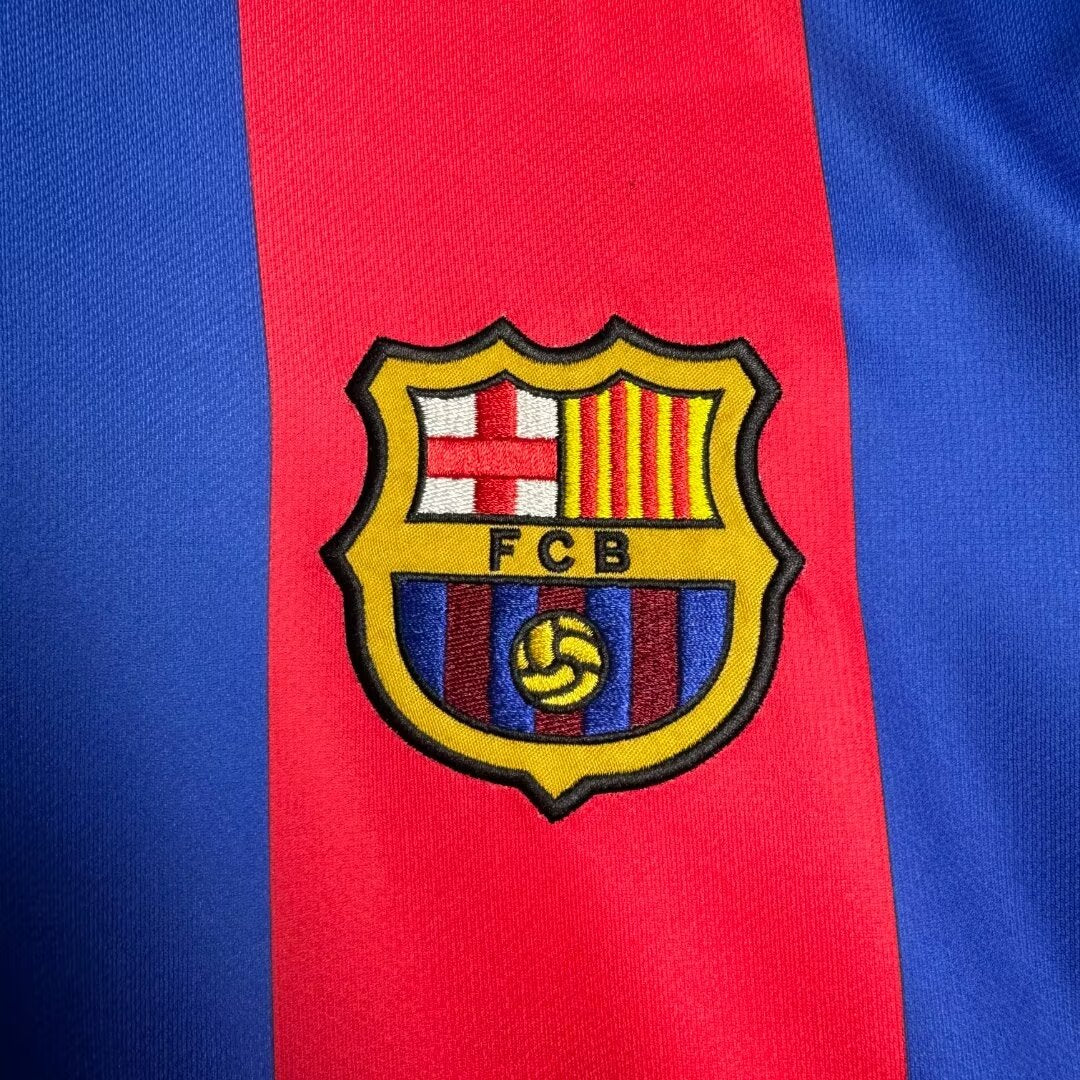 FC Barcelona 2004-05 Home Kit