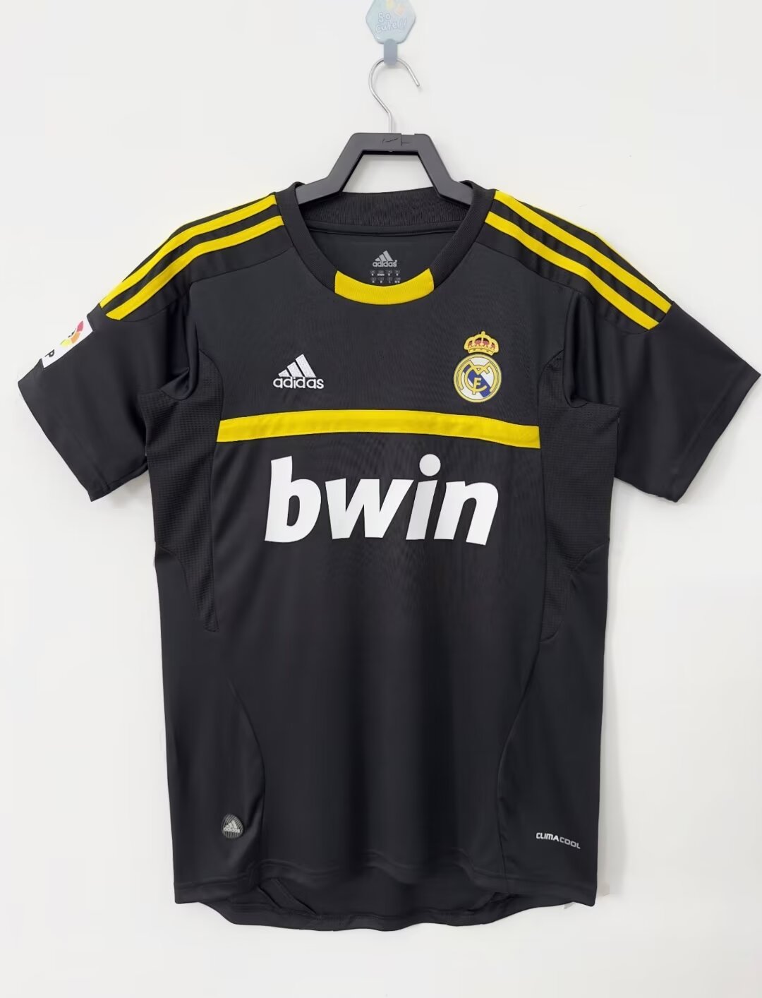 Real Madrid 2011-12 Away Kit (GK)